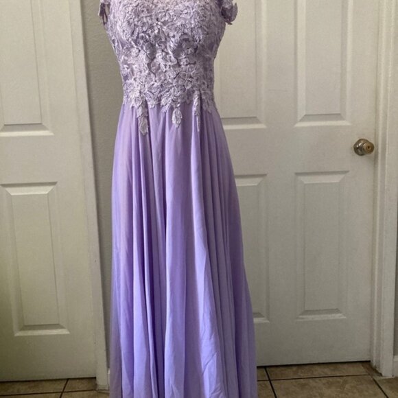 Elegant Lavender Lace Gown - Picture 1 of 11